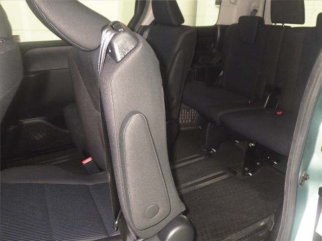 Toyota NOAH 2015 7206504-7