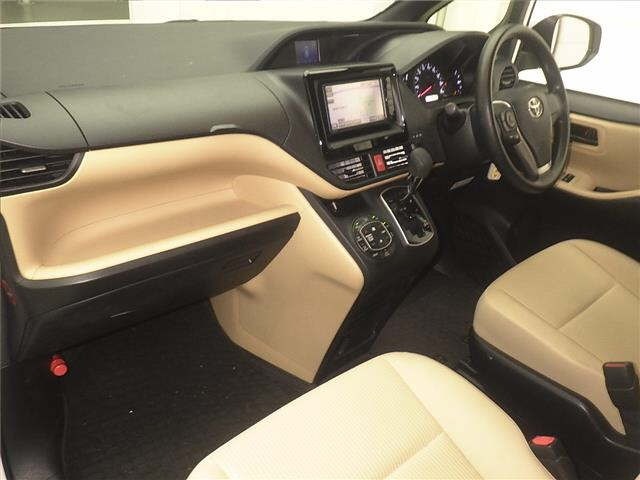 Toyota NOAH 2015 7206524-4
