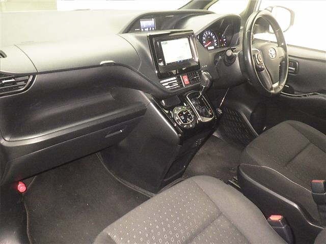 Toyota NOAH 2020 7206525-4