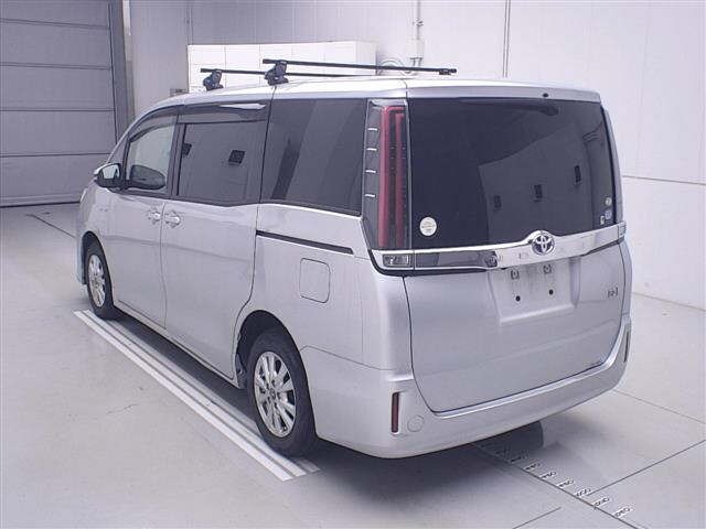 Toyota NOAH 2017 7206532-1