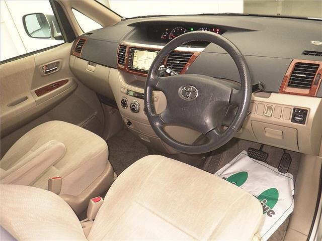 Toyota NOAH 2004 7206533-3