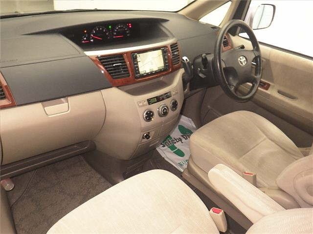 Toyota NOAH 2004 7206533-4