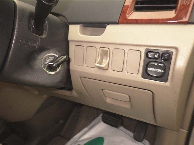 Toyota NOAH 2004 7206533-8