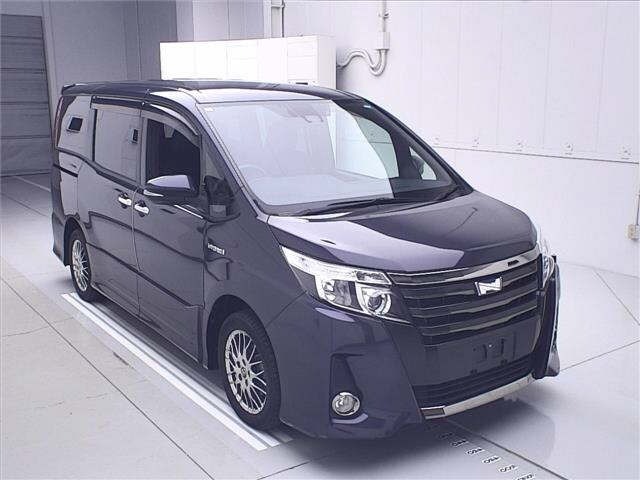 Toyota NOAH 2016 7206541-0