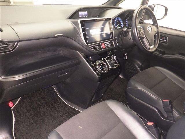 Toyota NOAH 2016 7206541-4