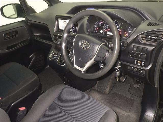 Toyota NOAH 2020 7206544-3