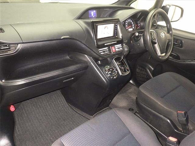 Toyota NOAH 2020 7206544-4