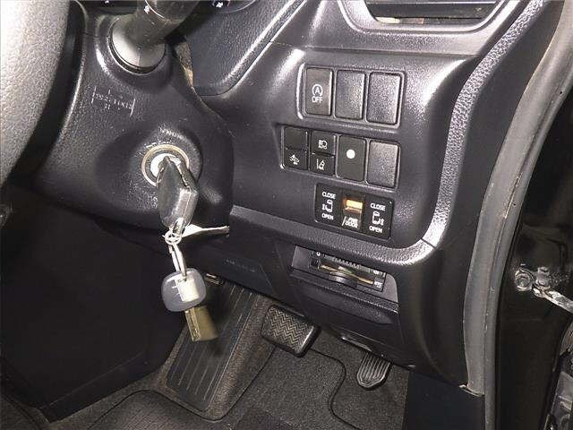 Toyota NOAH 2020 7206544-8