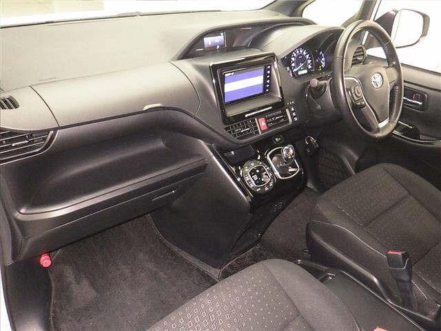 Toyota NOAH 2020 7206545-4