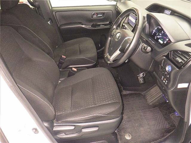 Toyota NOAH 2020 7206545-5