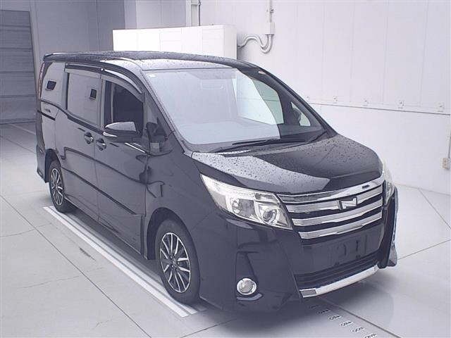 Toyota NOAH 2014 7206561-0