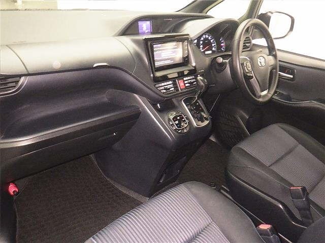Toyota NOAH 2014 7206561-4