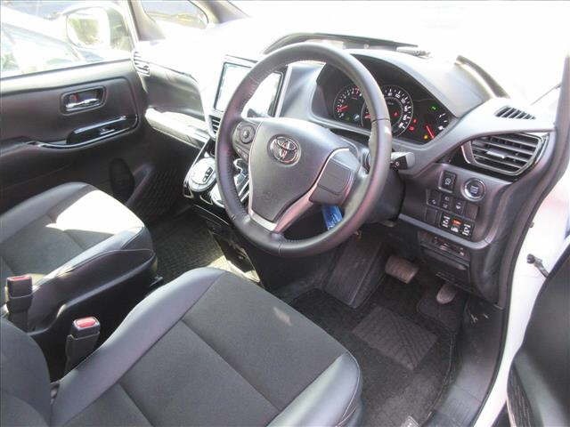 Toyota NOAH 2019 7206564-3