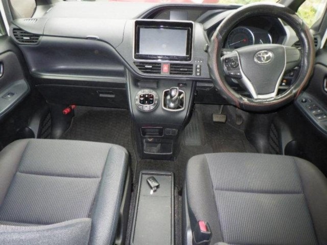 Toyota NOAH 2014 7206577-3