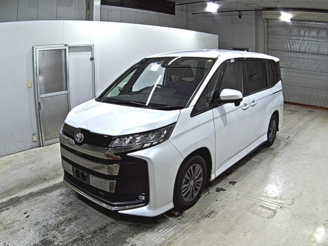 Toyota NOAH 2025 7206581-4