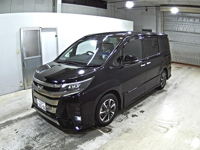 Toyota NOAH 2018 7206582-4