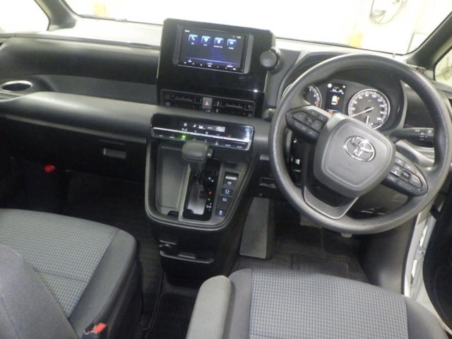 Toyota NOAH 2022 7206589-3
