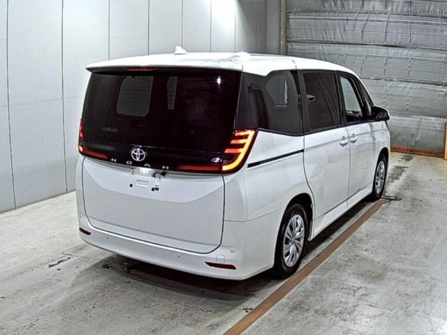 Toyota NOAH 2022 7206589-5