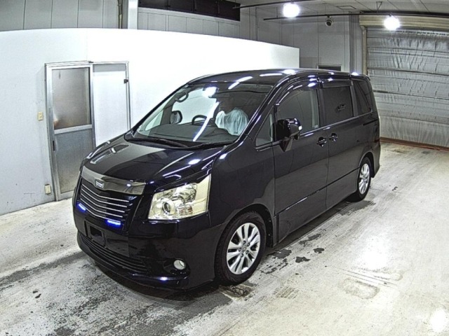 Toyota NOAH 2009 7206590-4