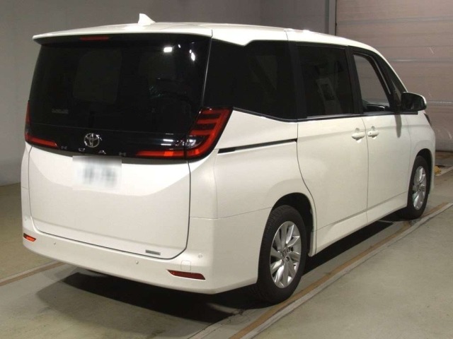 Toyota NOAH 2022 7206605-1