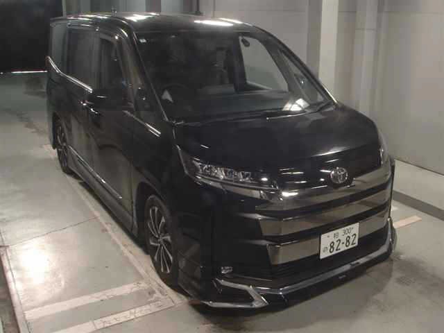 Toyota NOAH 2022 7206606-0