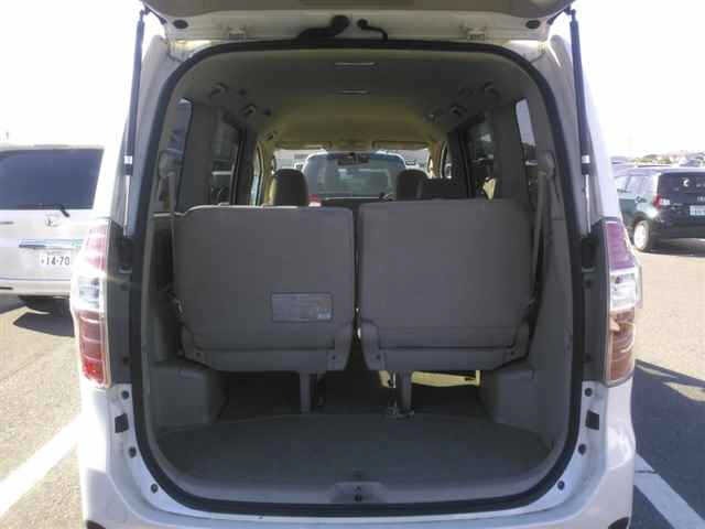 Toyota NOAH 2010 7206615-10
