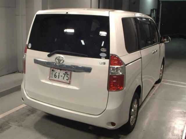 Toyota NOAH 2010 7206615-5