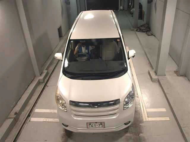 Toyota NOAH 2010 7206615-6