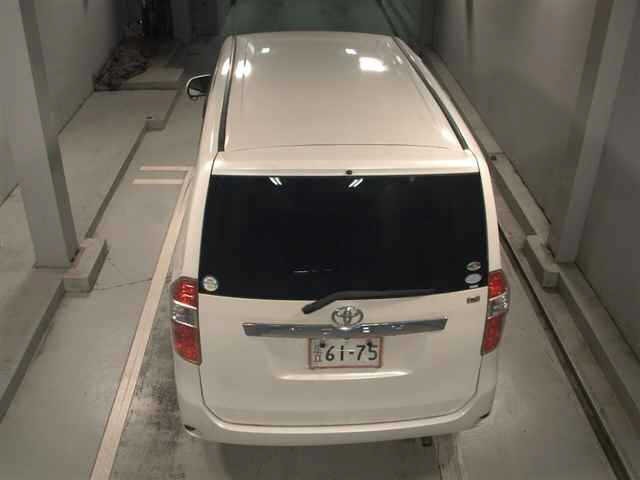 Toyota NOAH 2010 7206615-7