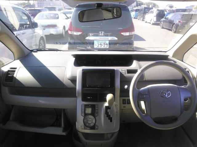 Toyota NOAH 2010 7206615-8