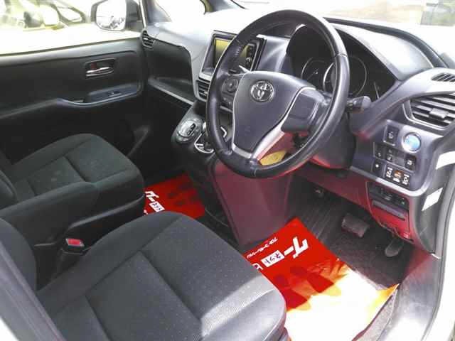 Toyota NOAH 2017 7206617-3