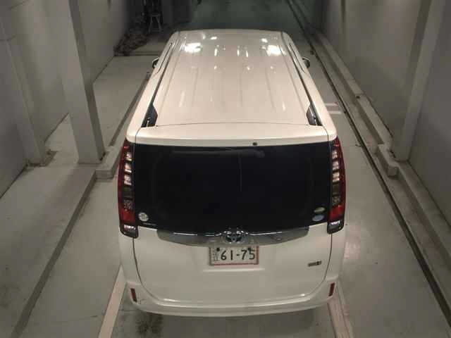 Toyota NOAH 2017 7206617-7