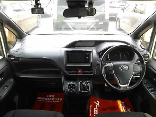 Toyota NOAH 2017 7206617-8