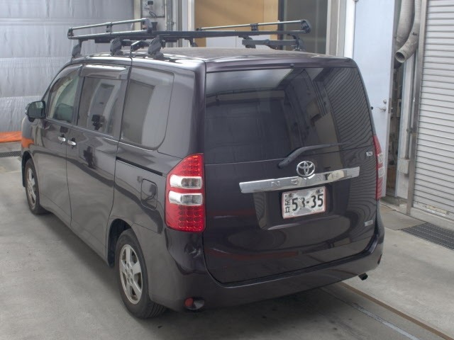 Toyota NOAH 2012 7206718-1