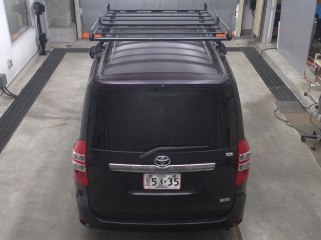 Toyota NOAH 2012 7206718-7