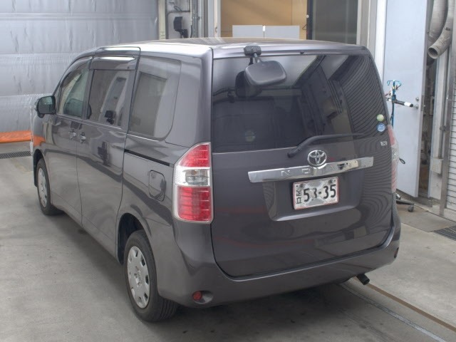 Toyota NOAH 2008 7206723-1