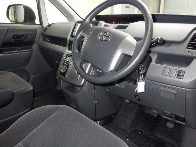 Toyota NOAH 2008 7206723-3