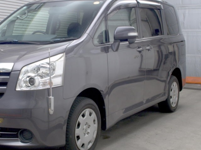 Toyota NOAH 2008 7206723-4