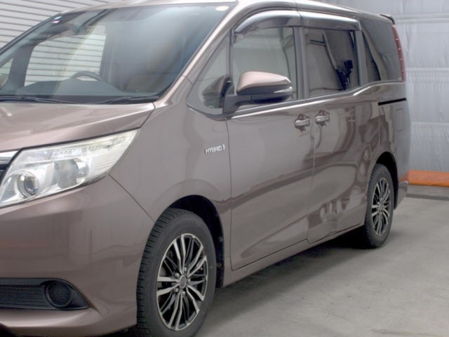 Toyota NOAH 2014 7206726-4