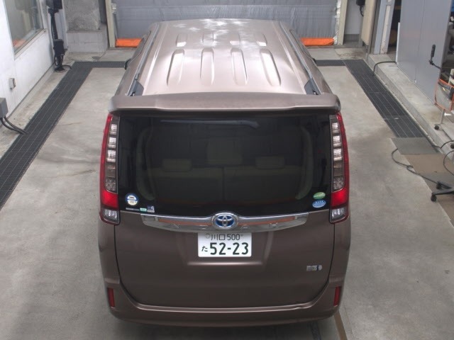 Toyota NOAH 2014 7206726-7
