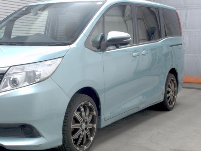 Toyota NOAH 2014 7206737-4