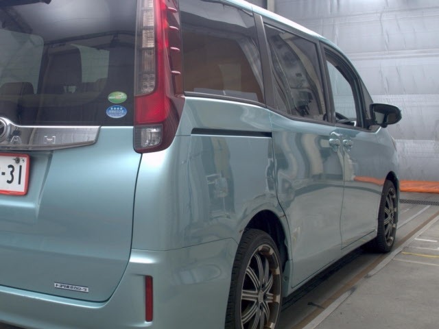Toyota NOAH 2014 7206737-5