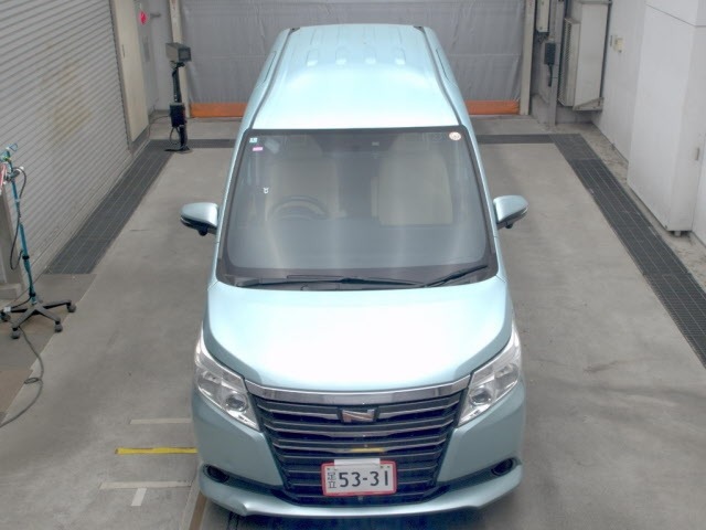 Toyota NOAH 2014 7206737-6
