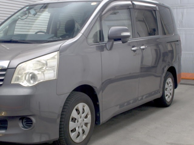 Toyota NOAH 2013 7206741-4