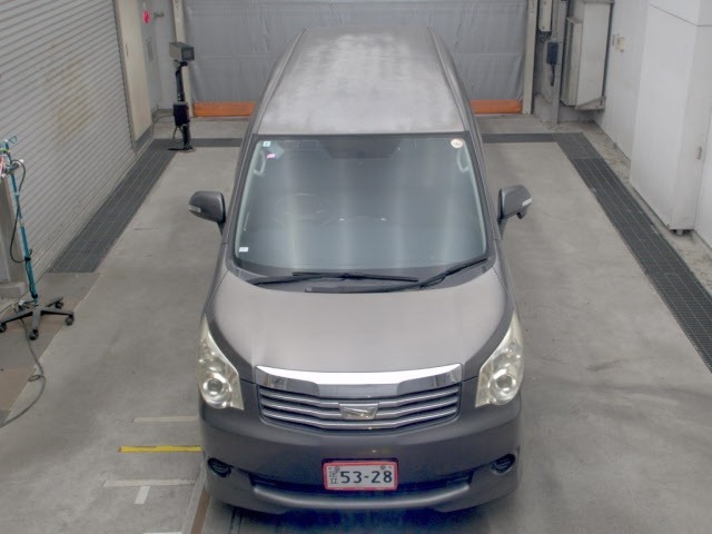 Toyota NOAH 2013 7206741-6