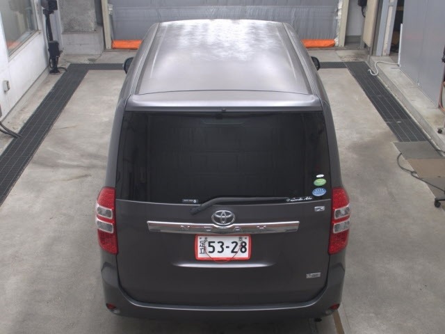 Toyota NOAH 2013 7206741-7