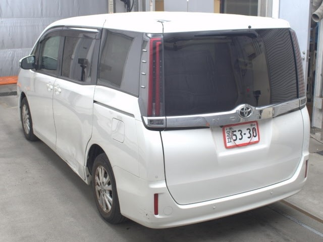 Toyota NOAH 2020 7206742-1