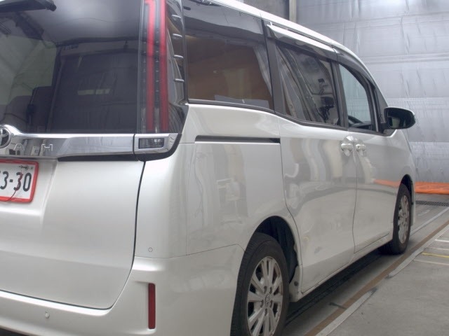 Toyota NOAH 2020 7206742-5