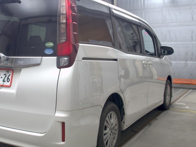 Toyota NOAH 2016 7206743-5