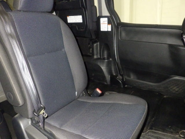 Toyota NOAH 2021 7206762-8